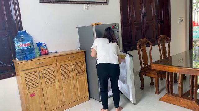 Monkey Luk Receives Special Care Foster Mother When Dad Go Business Trip