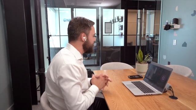 Unplug From Your Desk with Mobile Business Communications | Mobile Office Communications | RingPlan смотреть онлайн