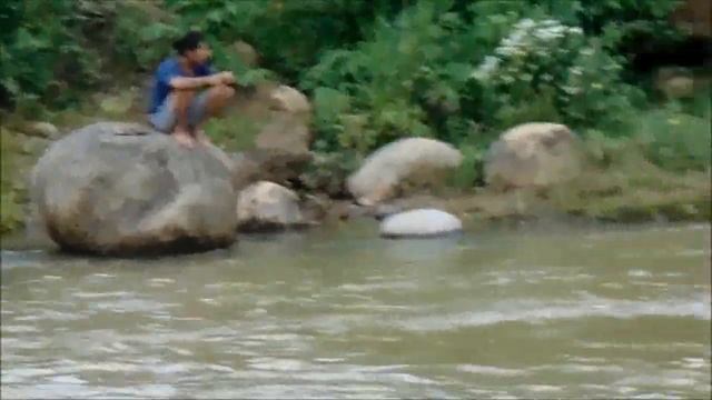 MANDI SUNGAI KERUH || MANDI SUNGAI | MANDI | MANDI TERBUKA | MANDI SUNGAI TRADISIONAL | PRIMITIF