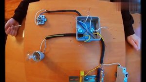 как подключить светильник в распред.коробке