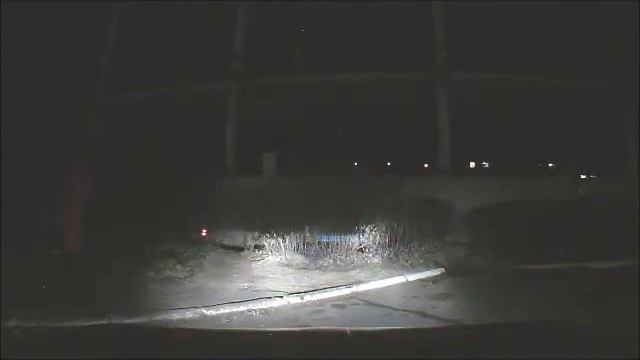 Идиотка в красной куртке