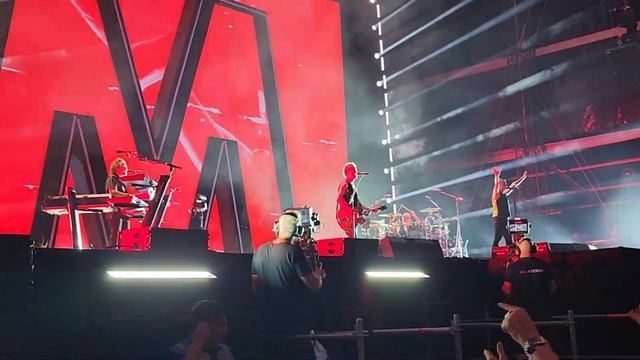 PERSONAL JESUS - DEPECHE MODE - LIVE