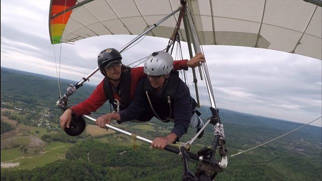 Dennis Clark Tandem Hang Gliding at Lookout Mountain Flight Park смотреть онлайн