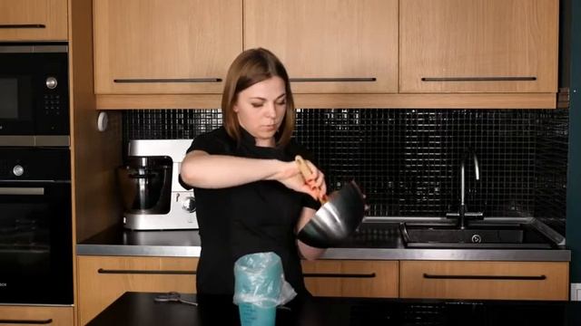 Эклер «Вишня Шоколад Острый перец» смотреть онлайн