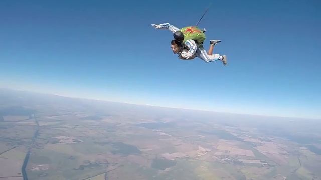 Первый прыжок с парашютом тандем Киев Чернигов смотреть онлайн
