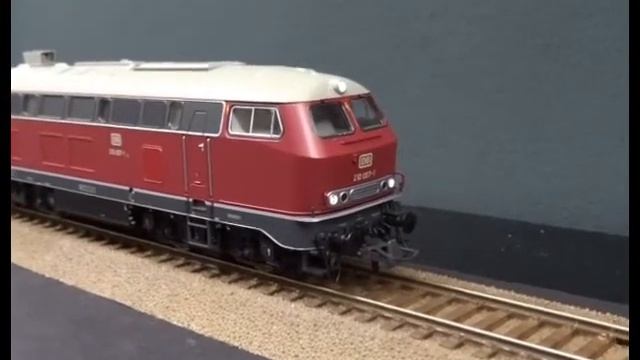 Roco HO 70265 DB Br210 Diesel with Gas Turbine booster DCC Sound смотреть онлайн
