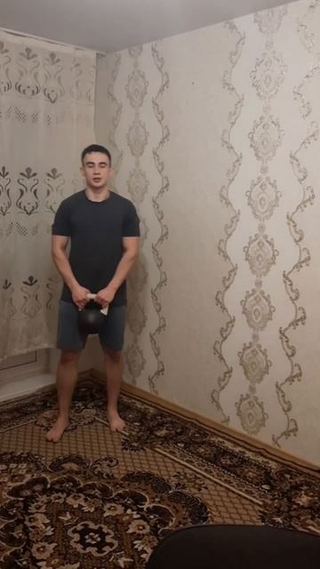 Прокачка рук при помощи гири 16 кг смотреть онлайн