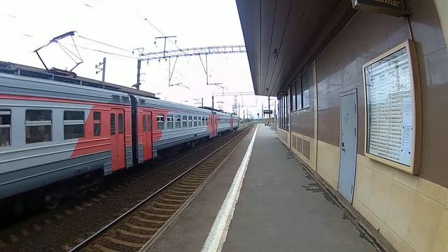 Электропоезд ЭР2Т-7199 платформа Проспект Славы смотреть онлайн