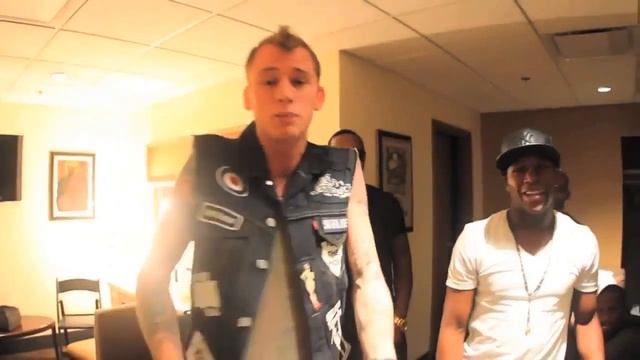 Floyd Mayweather, 50 Cent and Machine Gun Kelly смотреть онлайн