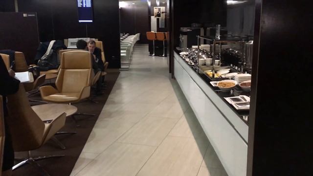 The Etihad Business and First Class Lounge at Heathrow Terminal 4 смотреть онлайн