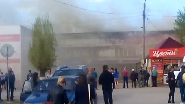 Пожар в палласовке горит торговый центр смотреть онлайн