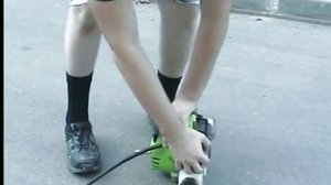 Запуск двухтактного двигателя на этаноле.