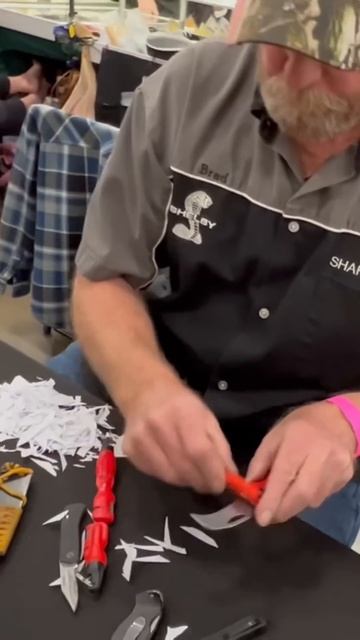 Sharpen a Hawk Bill Karambit Knife Fast with Snake Oil смотреть онлайн