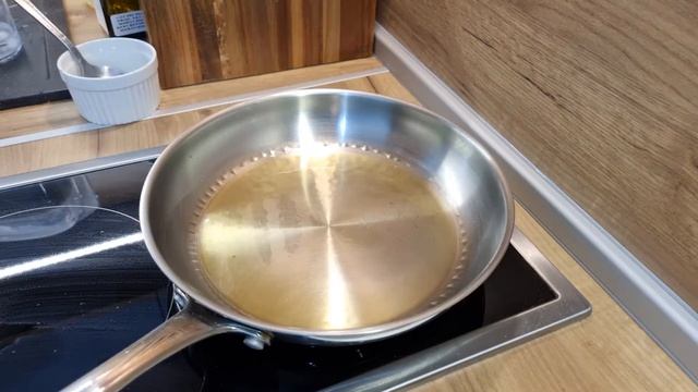 Последен тур с багаж | Първа вечер в новият ни дом смотреть онлайн
