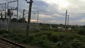Железная дорога в Индии. Вид из окна поезда Railway in India. Breathtaking view from train window