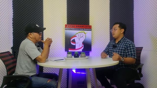 Ft. Romi Jiwa Perwira : Indonesia Cemas, Mahkamah Konstitusi Dijadikan Alat смотреть онлайн