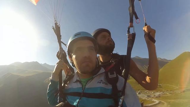 046688 3p gudauri paragliding полет гудаури skyatlantida com بالمظلات، جورجيا بالمظلات gudauripara смотреть онлайн