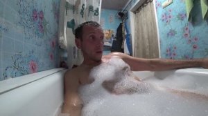 Вводные процедуры у мамы в ванной