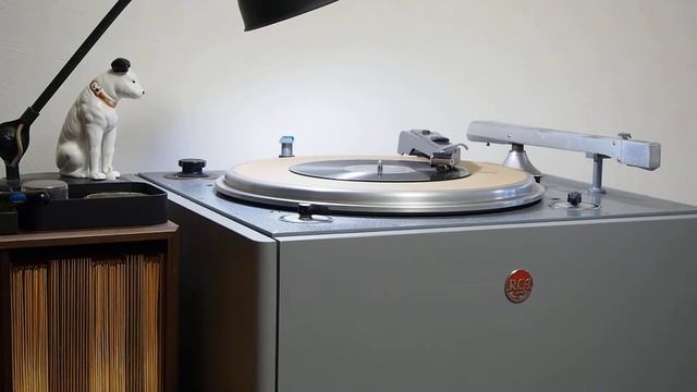 Ain't Nobody's Business If I Do / Billie Holiday смотреть онлайн