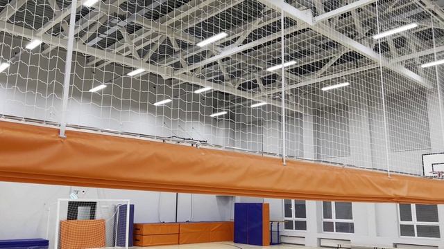 Система деления зала с электроприводом Спортивные Технологии