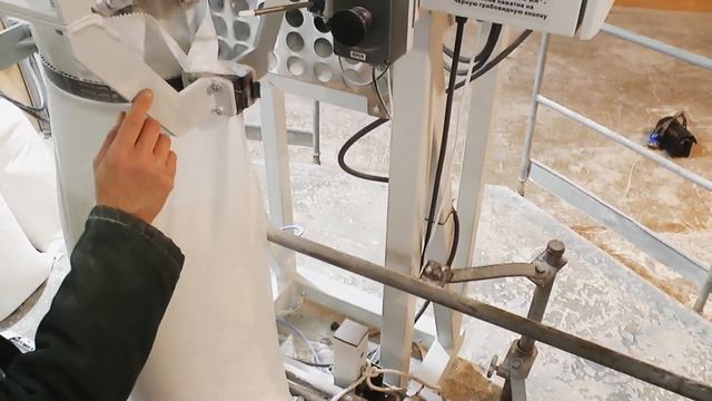 Дозатор муки в мешки - 50 kg Sack Flour Auger Weigher смотреть онлайн