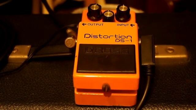 BOSS "DS−1 ,1978 " Distortion Pedal смотреть онлайн