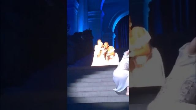 Madonna previews new song "Beautiful Game" at the 2018 Met Gala [8 May 2018] смотреть онлайн