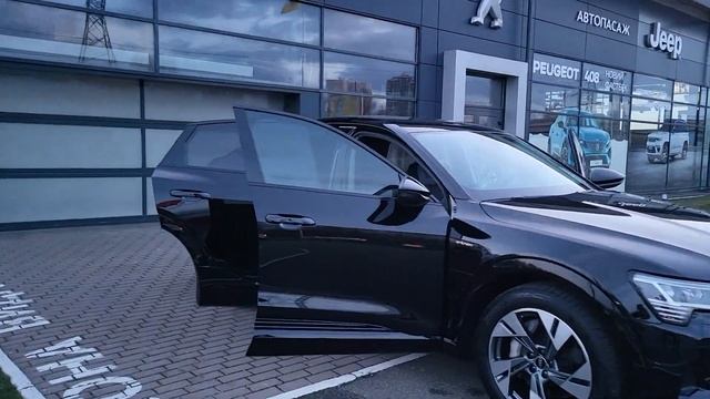 Audi E-Tron 50 Sportback S-Line 2022 модельного року в стані НОВОГО !!! смотреть онлайн