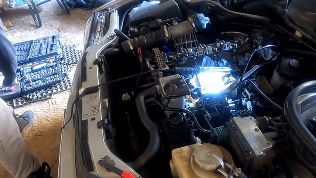 Démontage et calage Pompe injection sur Mercedes W210 E290 ( OM602.982 ) Partie 4/6 смотреть онлайн
