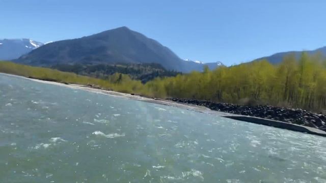 2 stroke mini jet boat ripping the river in BC Canada смотреть онлайн