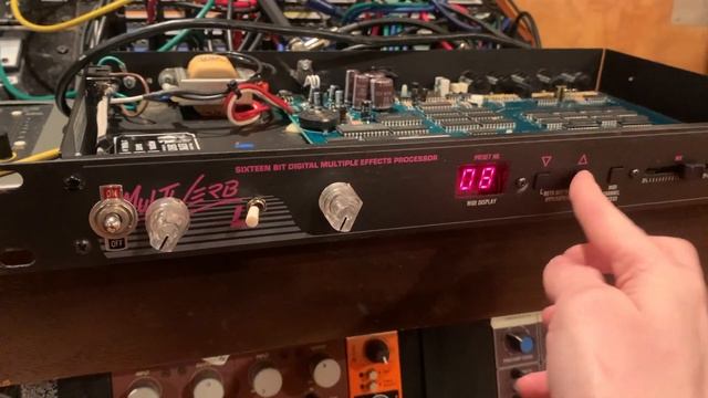 Circuit-bent 1990 ART Multiverb LT Vintage Rack Reverb Effects Unit "Overclocked" смотреть онлайн