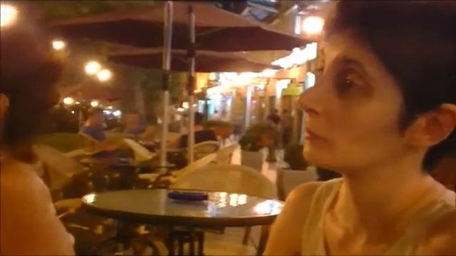 За чашечкой кофе в полночь на проспекте Руставели