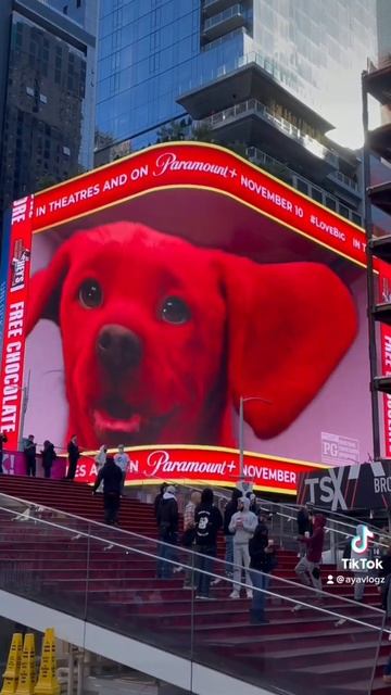 Times Square ad New york - Balenciaga’s 3D Fortnite Billboard - Fortnite shorts смотреть онлайн
