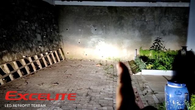 LED EXCELITE vs PHILIPS DIAMOND VISION H4 di Honda Freed смотреть онлайн