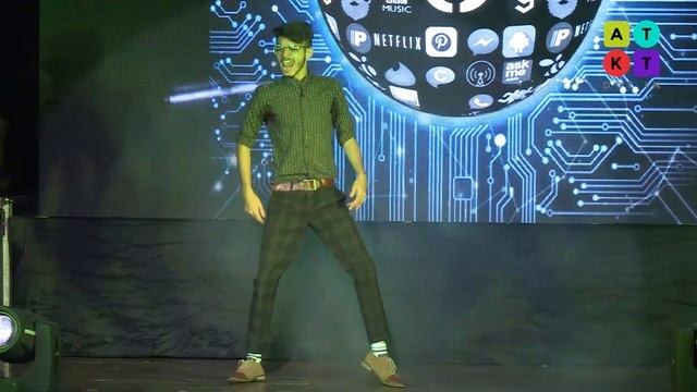 Bollywood Dance Routine by HR College Student | Joule 2017 смотреть онлайн
