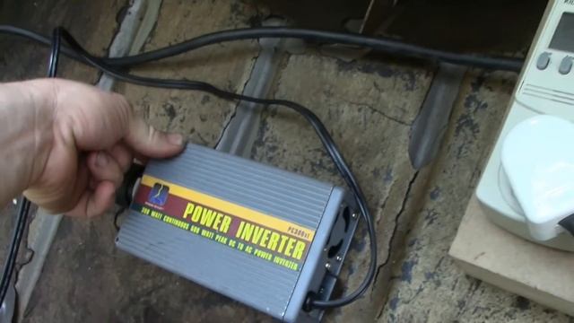 Road Trippin' - Do I have a 300W Inverter that Doesn't Suck? смотреть онлайн