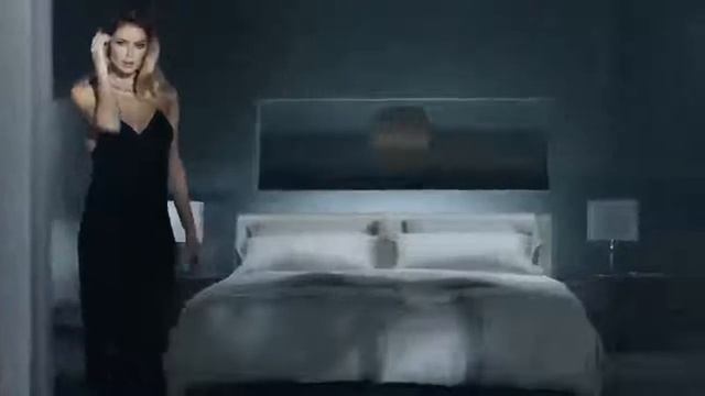 REVEAL Calvin Klein смотреть онлайн