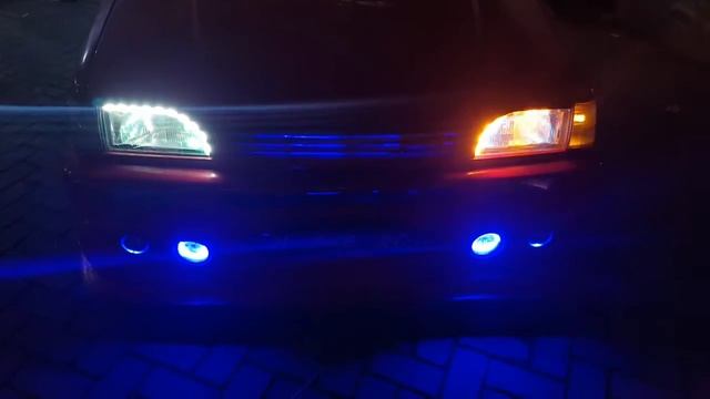 modifikasi lampu alis cristal 2warna mobil sedan mazda 323 by GRANDPRIX CAR AUDIO tlp 081216152345 смотреть онлайн