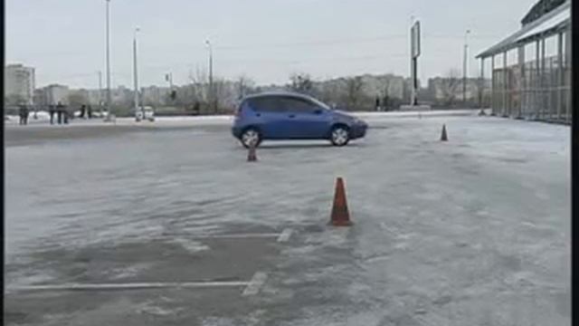 Як керувати автомобілем у негоду смотреть онлайн