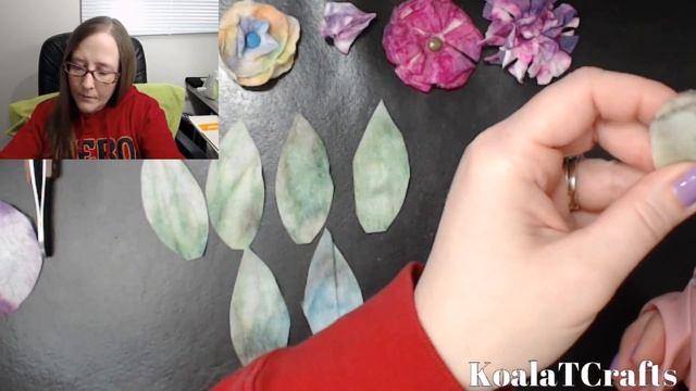 BABY WIPE FLOWERS How to turn used baby wipes into usable embellishments for your projects! смотреть онлайн