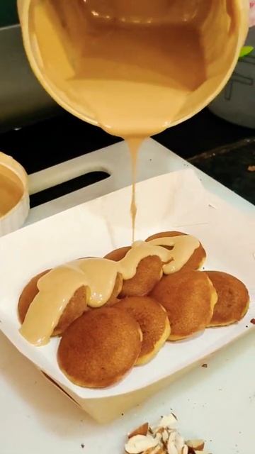 Best Pancakes Ever Had | Almond Praline Pancakes, The Waffle Co. #shorts #youtubeshorts смотреть онлайн