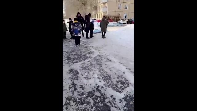 СМЕРТЕЛЬНЫЙ ПЕРЕХОД\\телефон и капюшон\пешеход в ночи\дети бегут не глядя\ смотреть онлайн