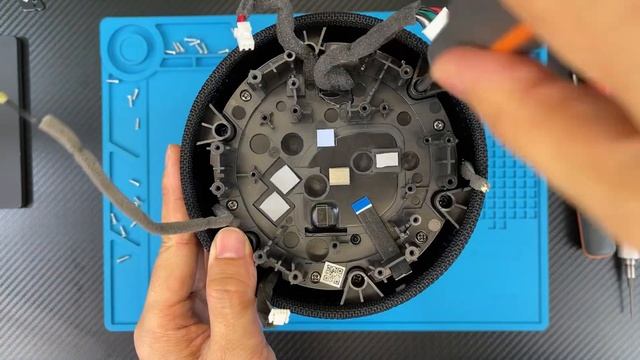 拆解新款小米Sound Pro智能音箱 电路板越来越简单了。 смотреть онлайн