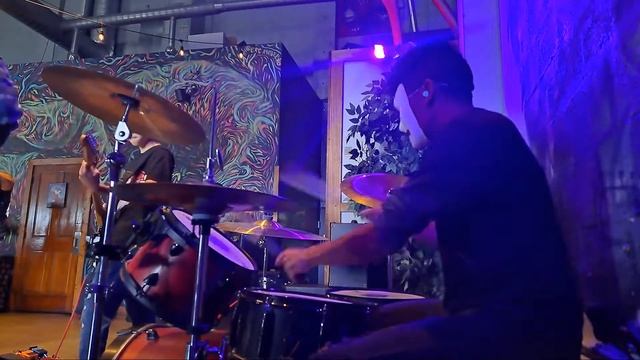 Misery Business (Paramore). Cover by School of Rock Miami House Band. смотреть онлайн