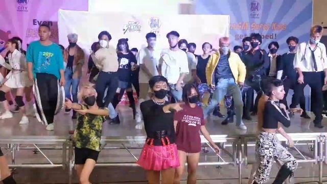 KPOP Random Dance in KPOP STATIC 7 (3/6) смотреть онлайн