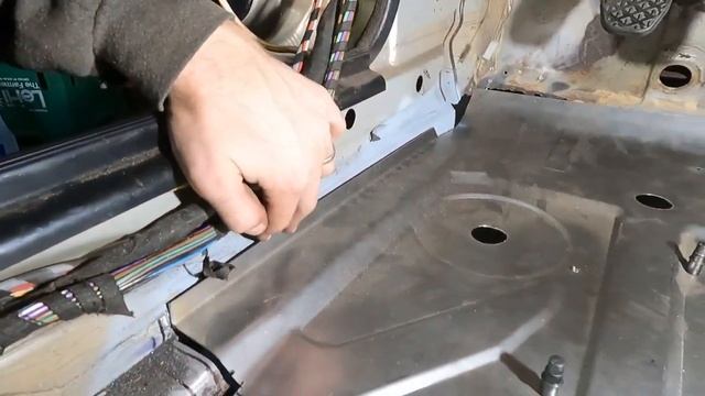 Replacing Extremely Rusted Floor Pans | BMW E30 | #E30 смотреть онлайн