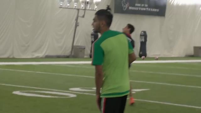 J.J. Watt meets Chicharito, El Tri смотреть онлайн