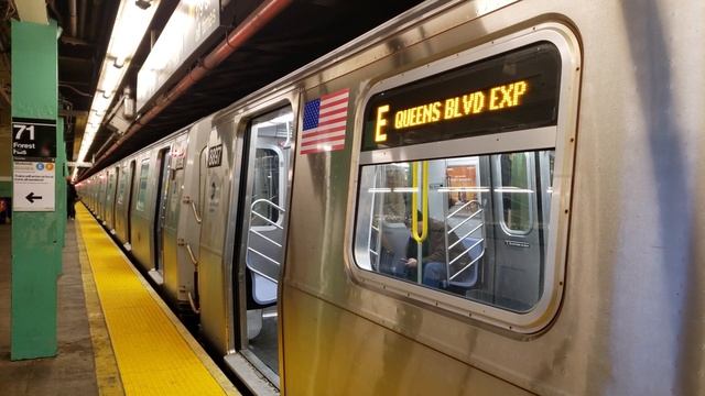R160B Siemens E Train @ Forest Hills-71st Avenue смотреть онлайн