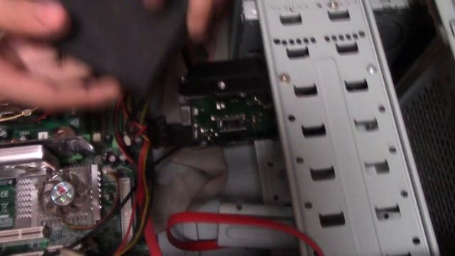 На заметку школьнику. Так что же внутри компьютера? смотреть онлайн