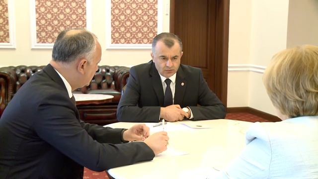 Sedința săptămânală смотреть онлайн